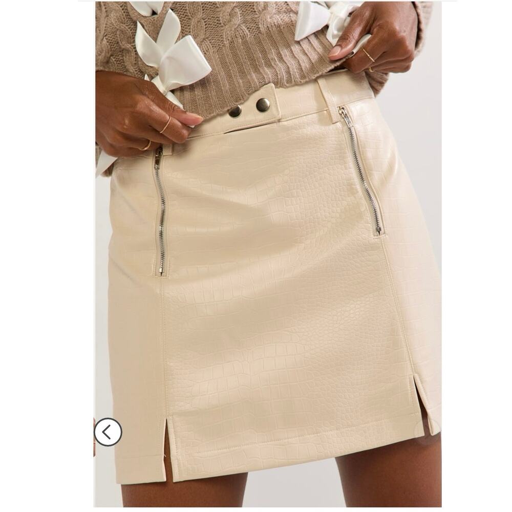 Francesca's Cream Mi Ami Renata Crocodile Vegan Leather Mini Skirt M